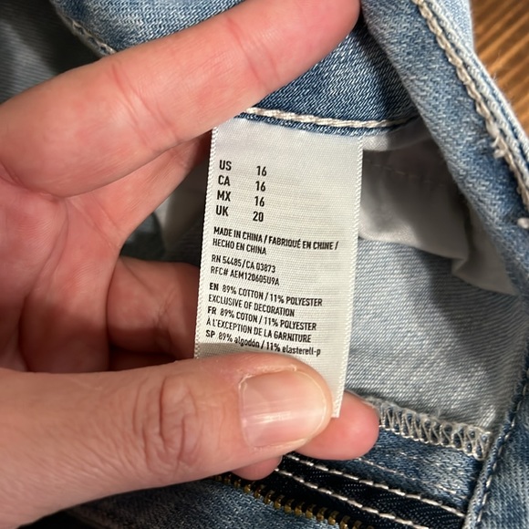 Size 16. American eagle distressed light washed shorts. GUC. - Picture 3 of 4